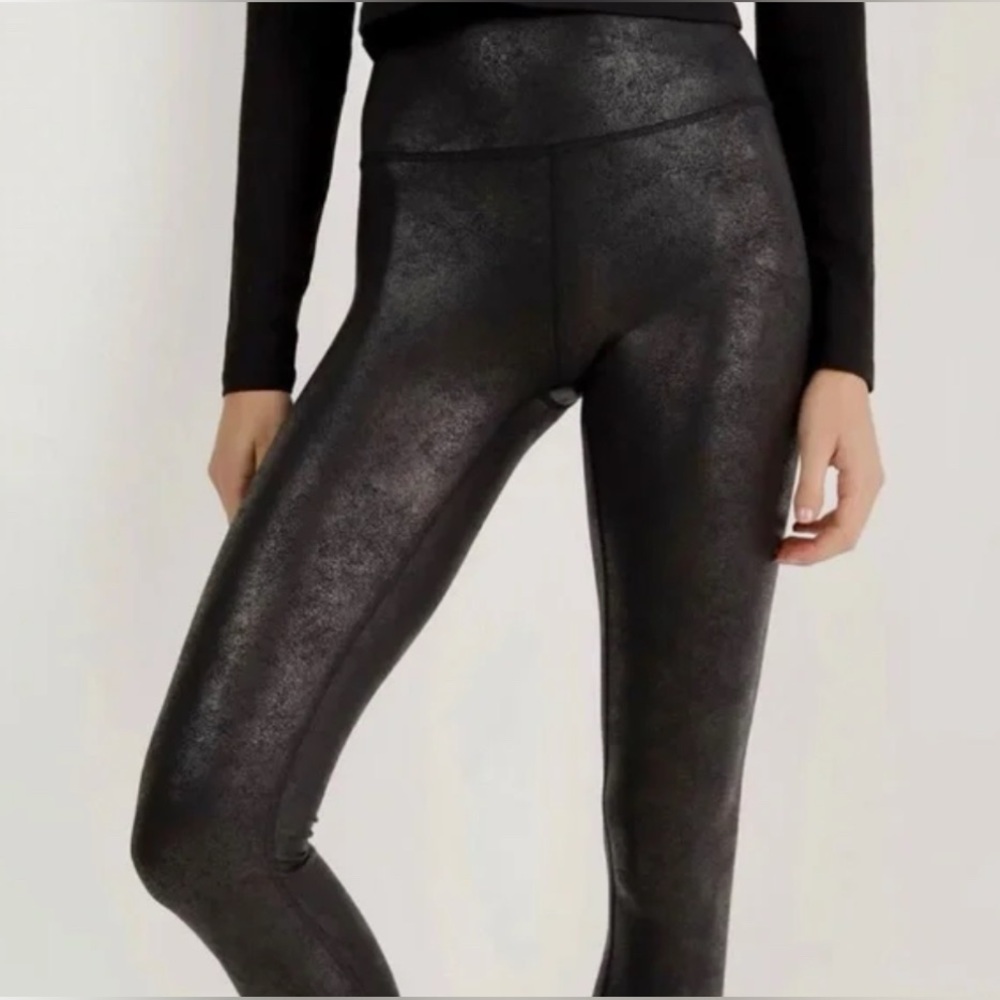 Aerie Offline The Hugger High-Rise Crackle Legging in Black Faux Leather Small